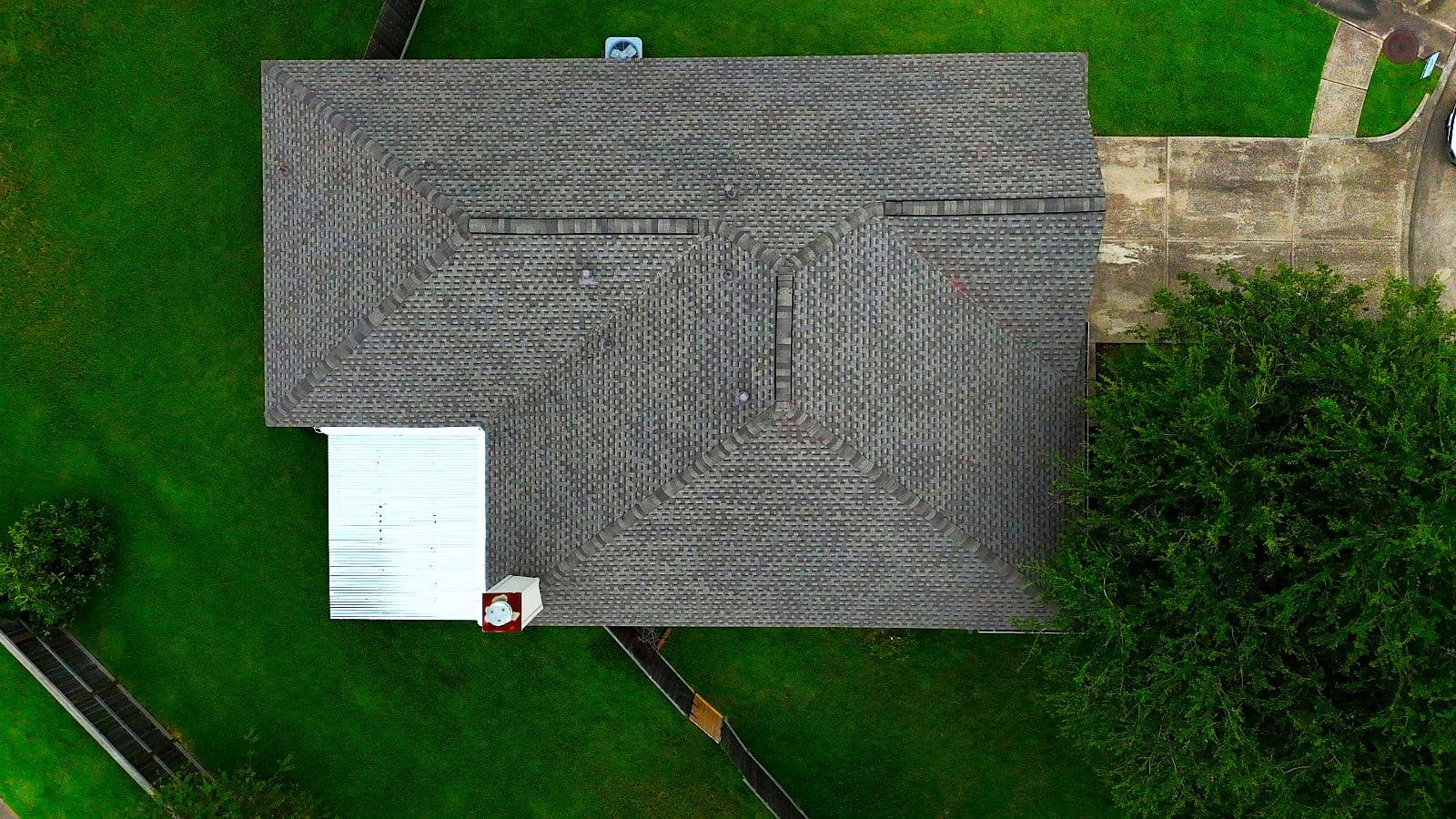 Full Roof Replacement Completed in One Day in Pearland image