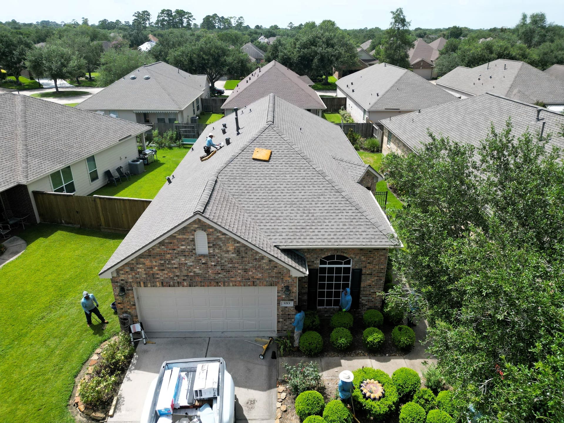 Gallery photos for New Weatherwood Shingle Roof Installed on North Riviera Circle: Image #3